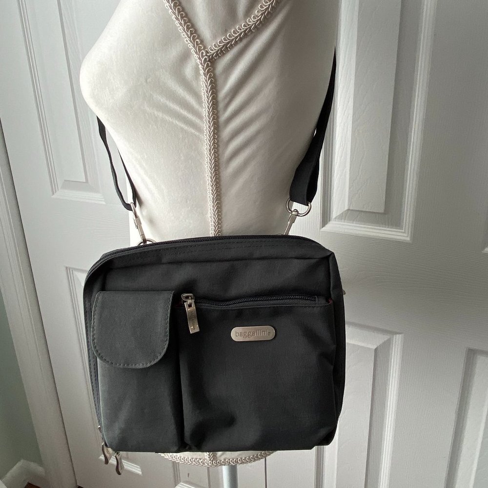 Versatile organize yourself bag NWT great for travel or hiking
